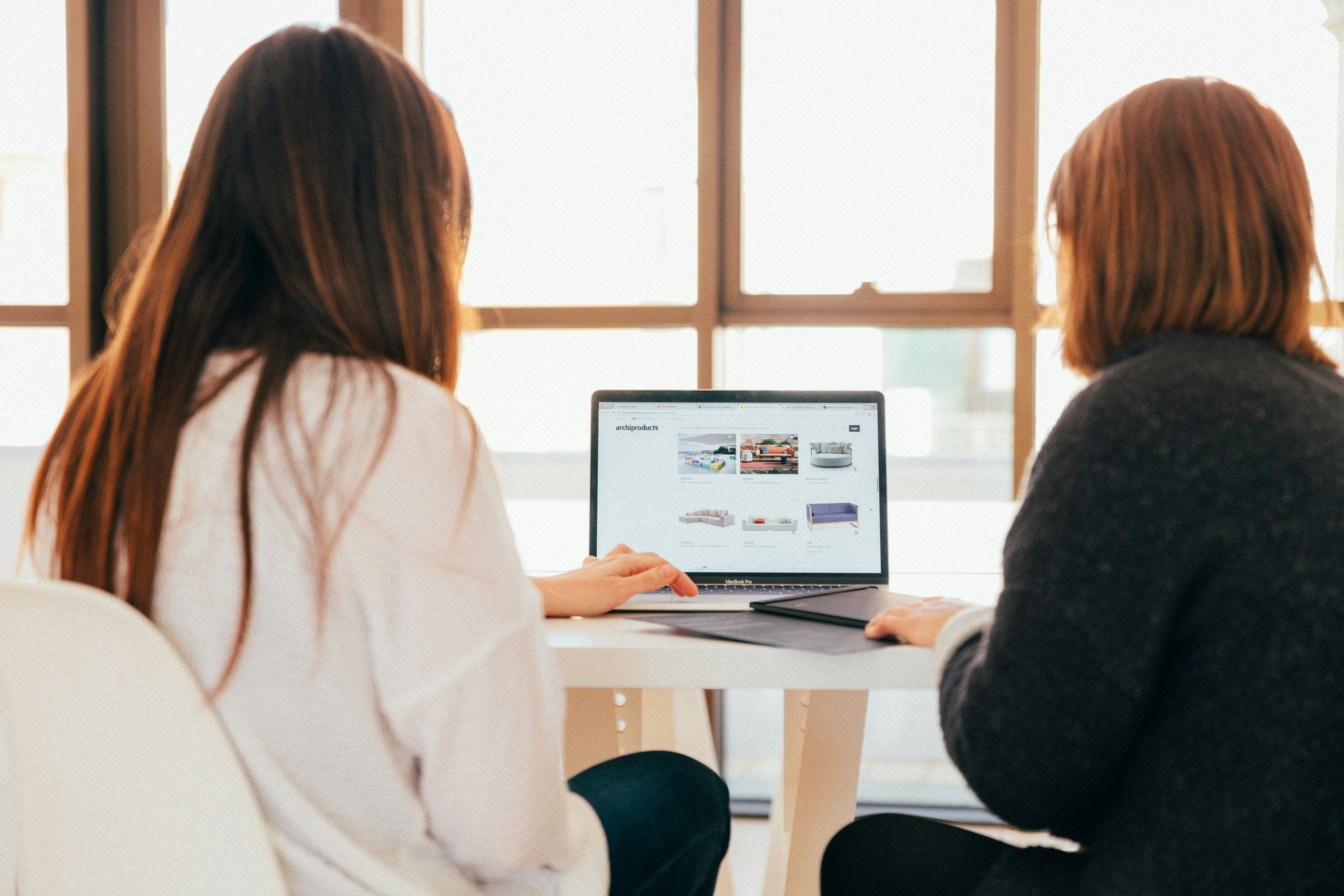 Two women taking part in the Bonner Foundation faculty training resources